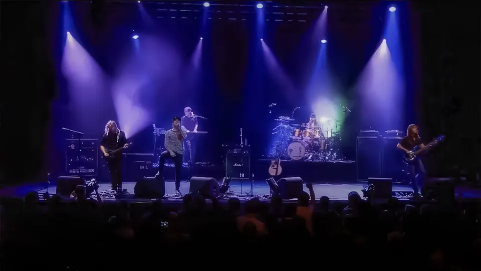 <p class="exampleTitle">“The Storm” <span class="inlineExampleRecorded">Live</span></p><p class="exampleArtist">Flying Colors</p>